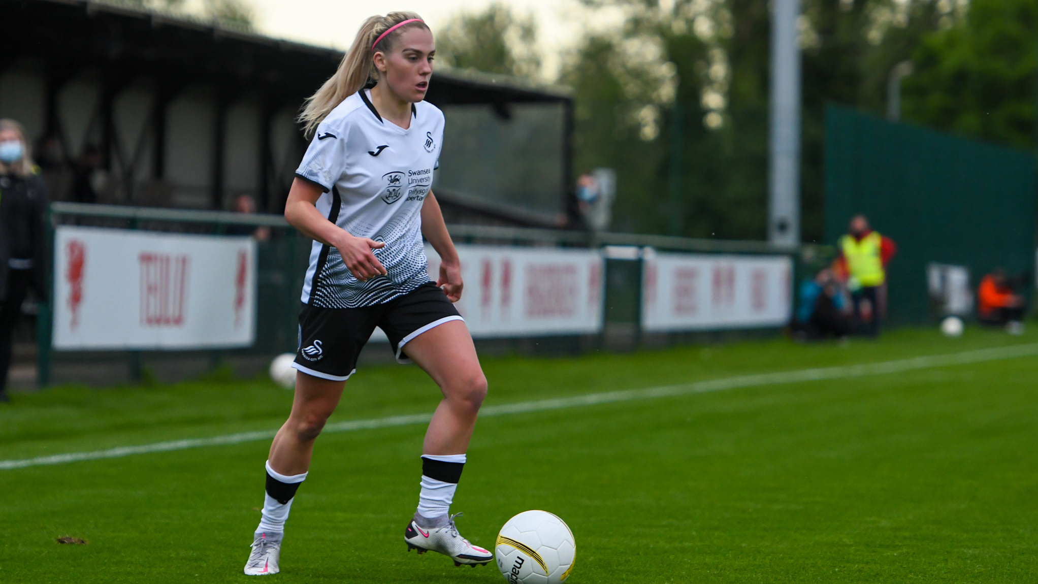 Ruthless Display Delights Swansea City Ladies Boss Colin Staples Swansea 